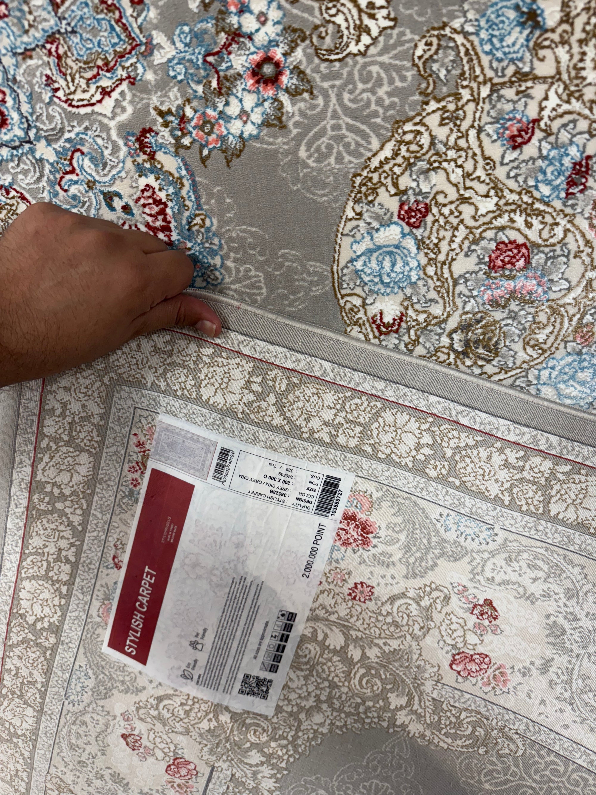 Classic Persian Carpet - Medallion Design with Light Gray Background and Cream Border - 2 Million Points