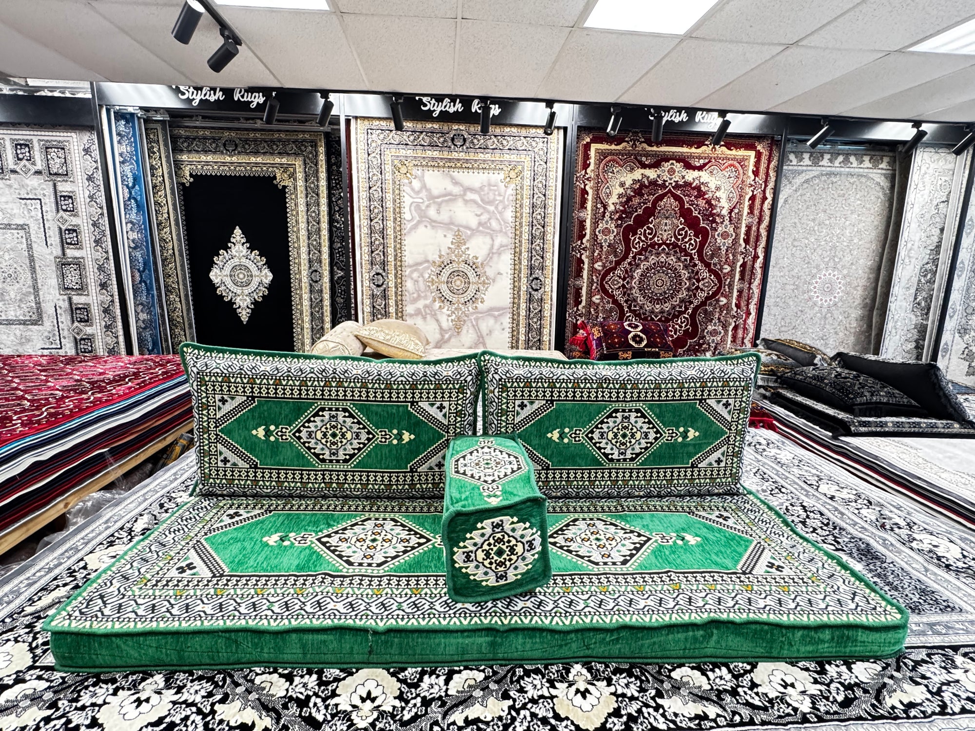 Green Luxurious Majlis 4-Piece Arabic Floor Sofa Set