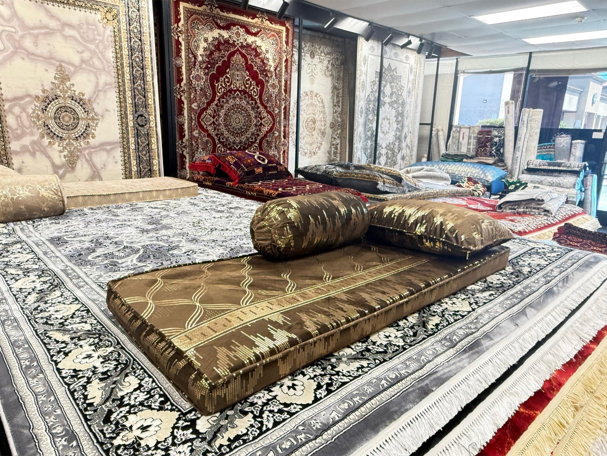 كابولي توشاك الإصدار الثاني · وسادة أرضية أفغانية