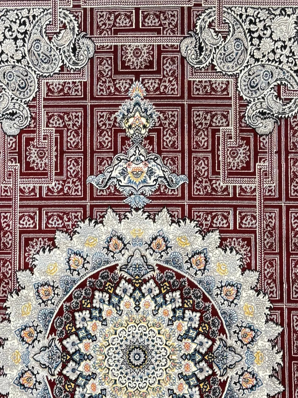 Red & Cream Medallion Persian Rug medallion detail