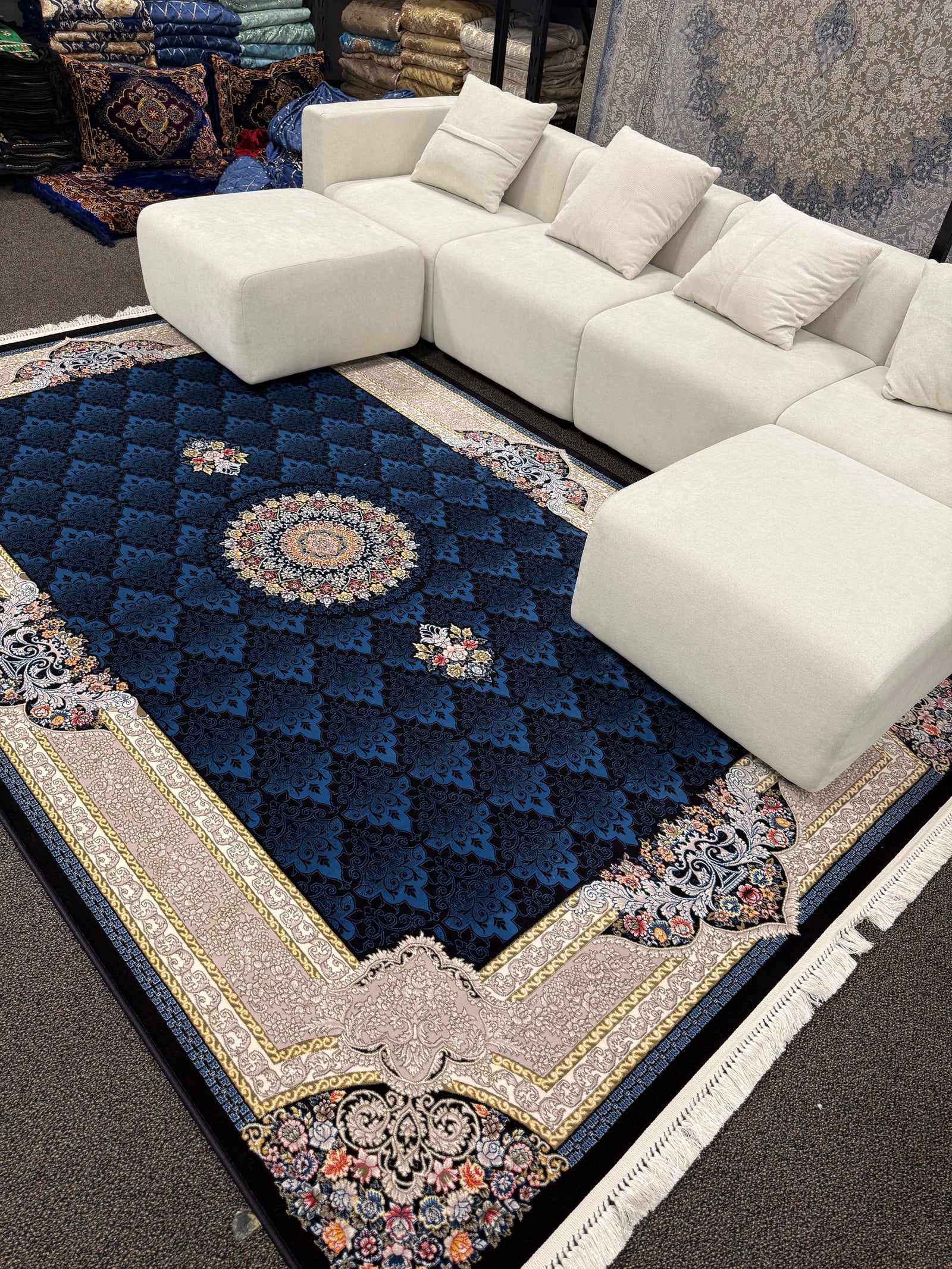 2026 Luxury Traditional Persian-Inspired Rug Deep Navy Blue Classic Central Medallion 1200 Reeds