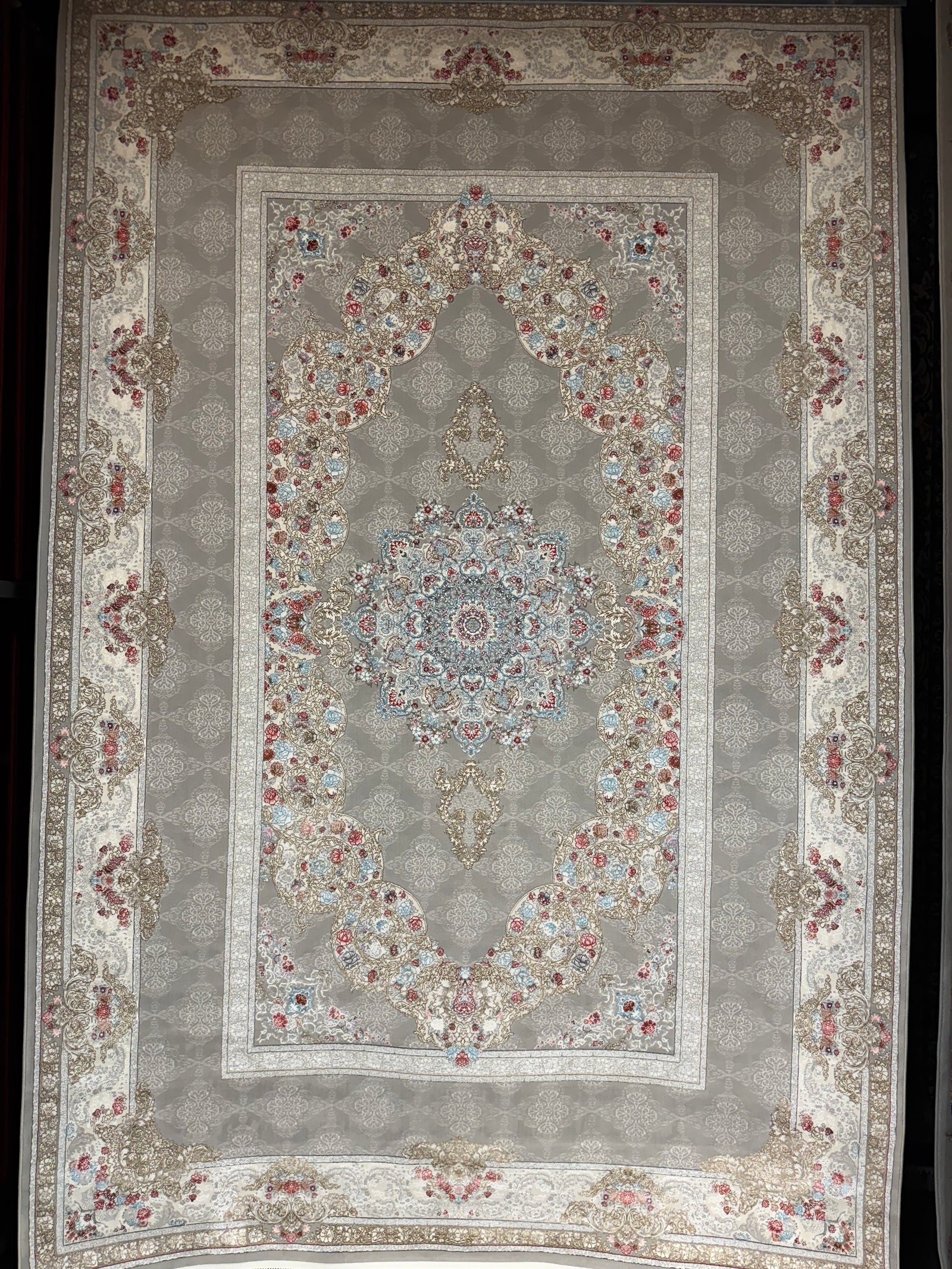 Classic Persian Carpet Medallion Light Gray Background Cream Border 2 Million Points