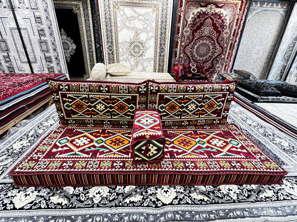 ست مبل سنتی عربی ۴ تکه مخملی زرشکی لوکس برای نشیمن و سالن