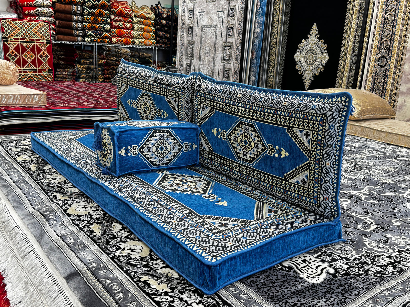 ست مبل نشیمن سنتی عربی آبی‌رنگ