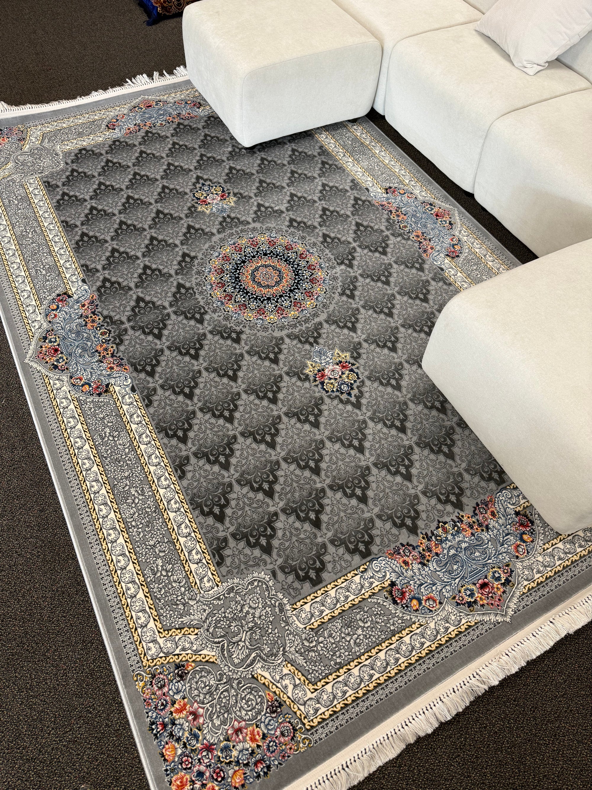 2026 Luxury Traditional Persian-Inspired Rug Light Gray Classic Central Medallion 1200 Reeds