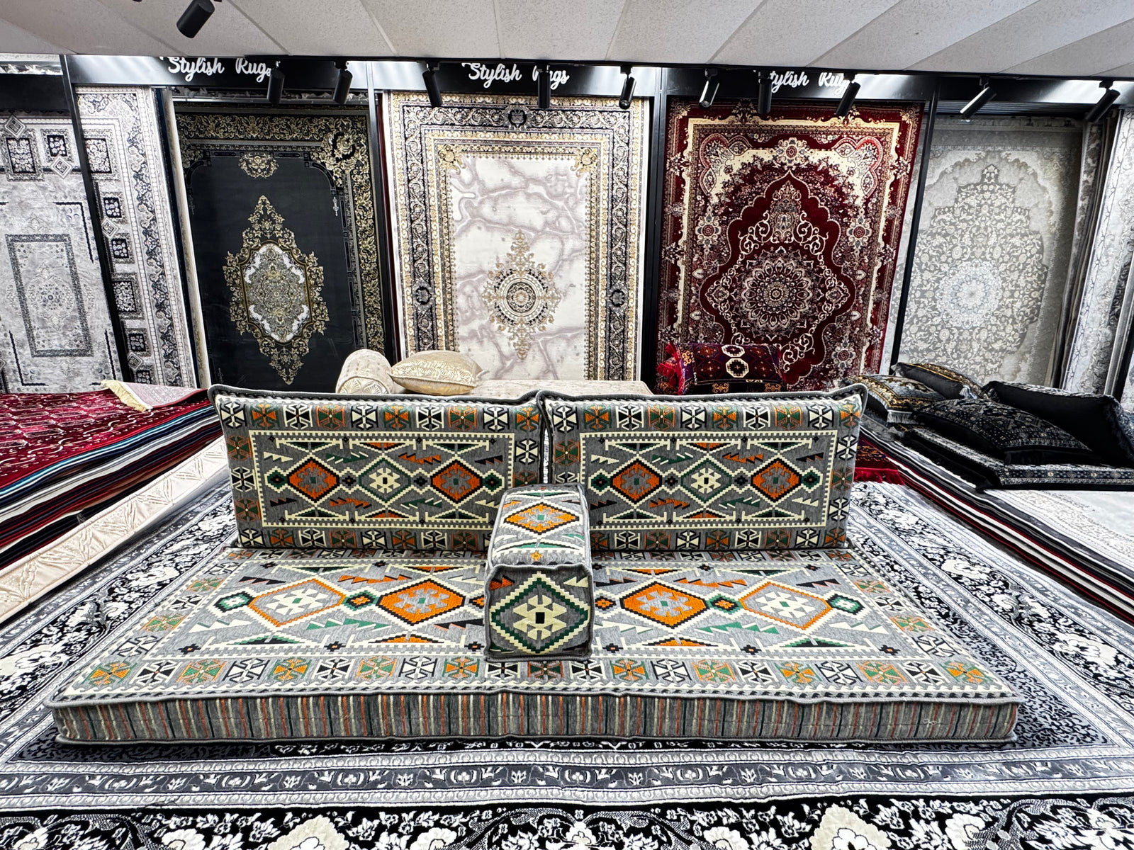 Gray Luxurious Majlis 4-Piece Arabic Floor Sofa Set