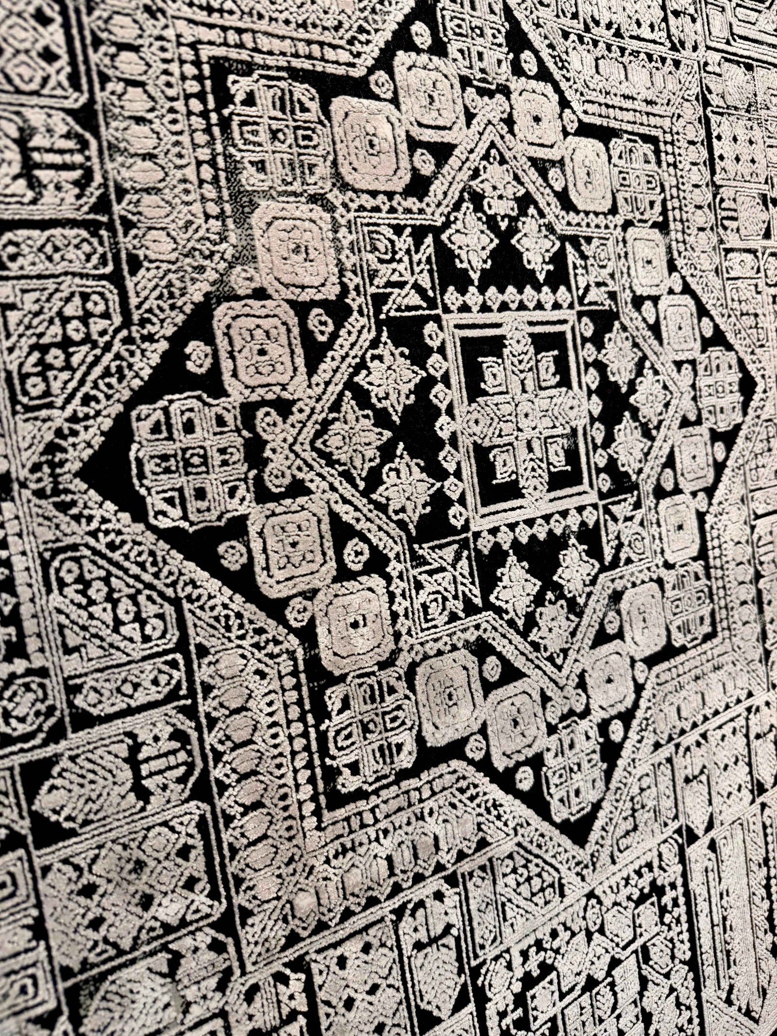 Black white Antique Bamboo Rug